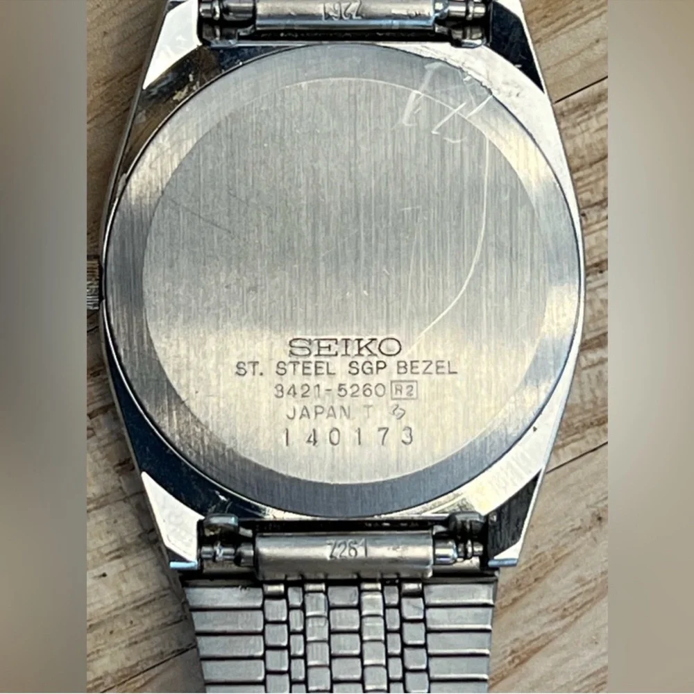 Seiko Men's Watch Rare Vintage Gold Plated Bezel Stainless Adjustable Bracelet